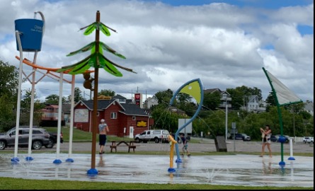 leisure area with water spray features